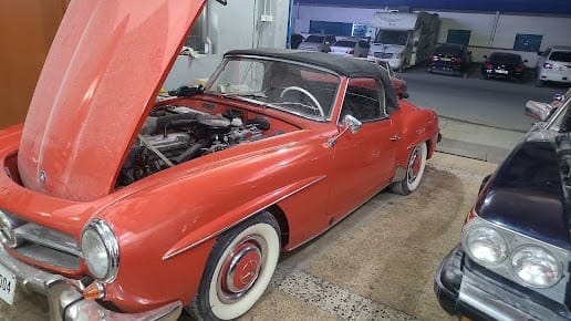Garage photo 4