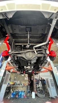 Garage photo 4