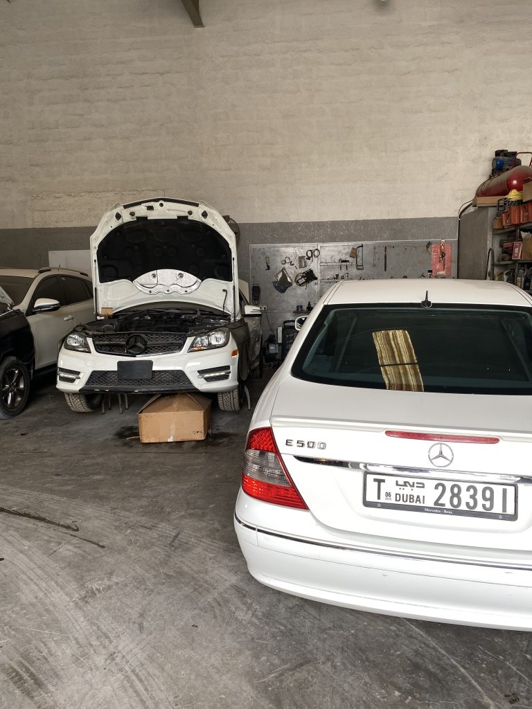 Garage photo 28