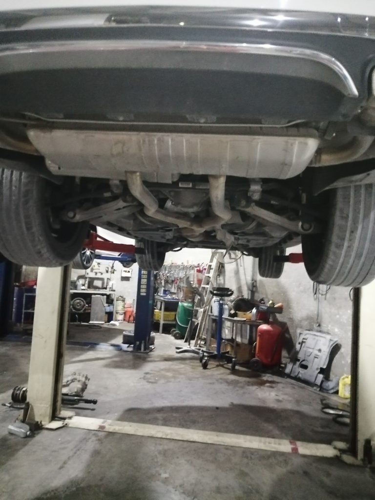 Garage photo 27