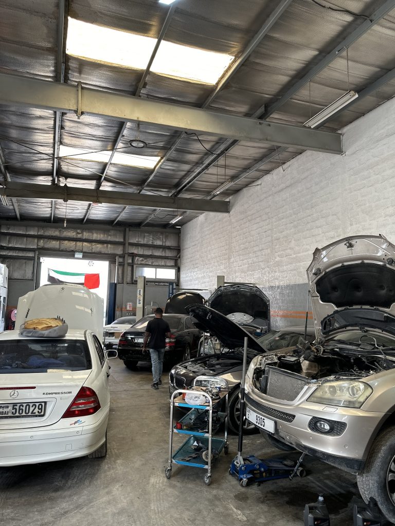Garage photo 14