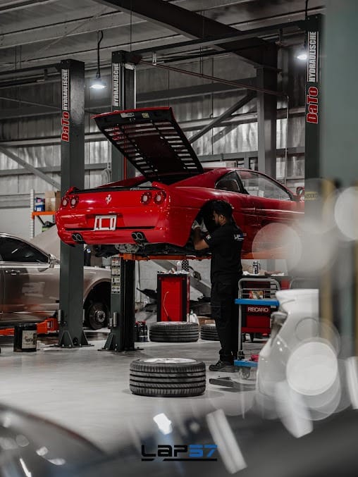 Garage photo 3