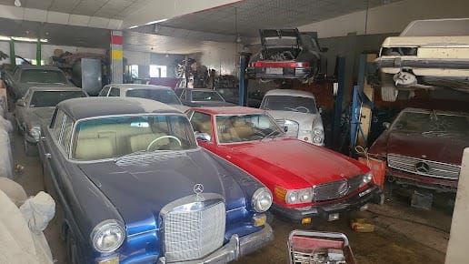Garage photo 2