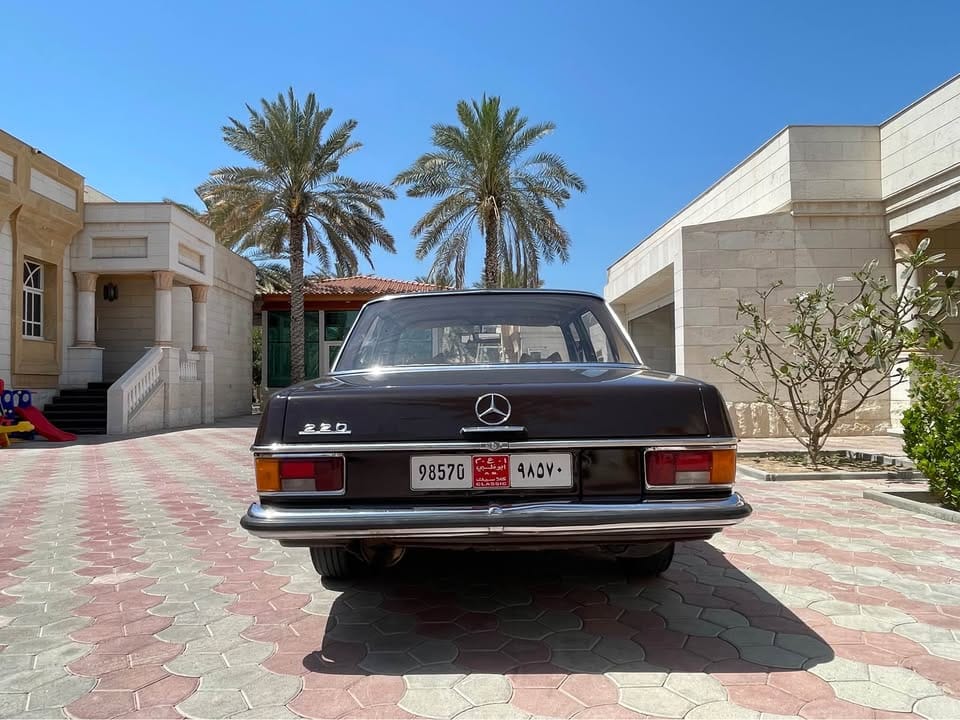 1971 Mercedes W115 220 — photo 4 of 8