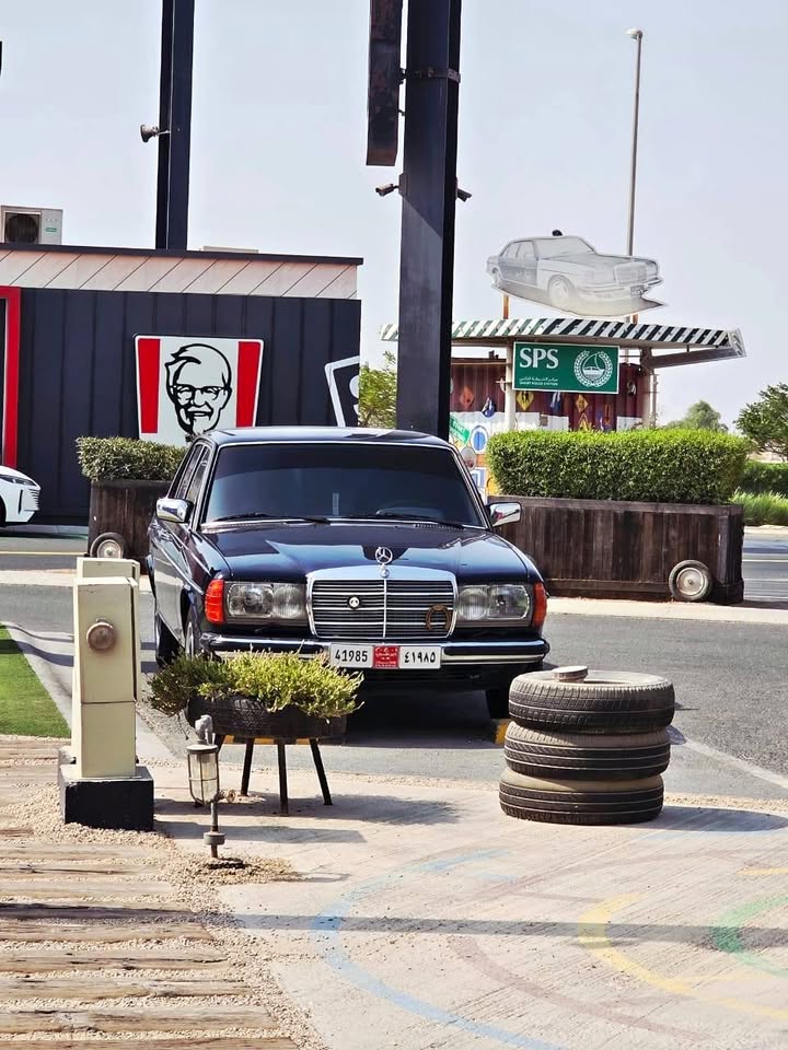Mercedes-Benz 230 1985 for sale UAE