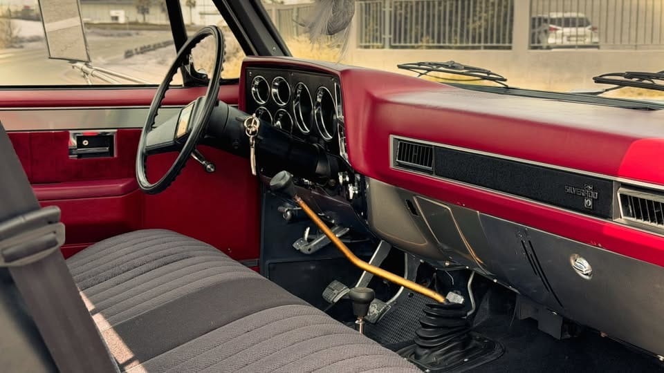 1981 Chevrolet k30 pickup (454 big block v8) — photo 17 of 20