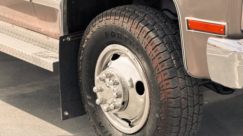 1981 Chevrolet k30 pickup (454 big block v8) — photo 10 of 20