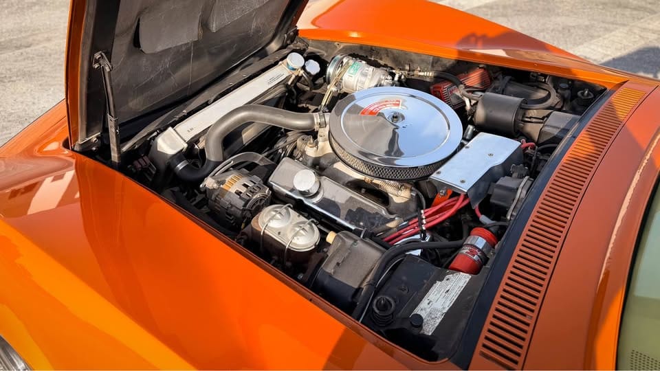 Classic Chevrolet C3 Corvette — photo 9 of 10