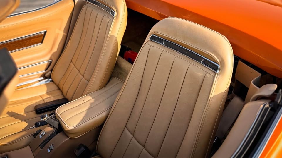 Classic Chevrolet C3 Corvette — photo 10 of 10