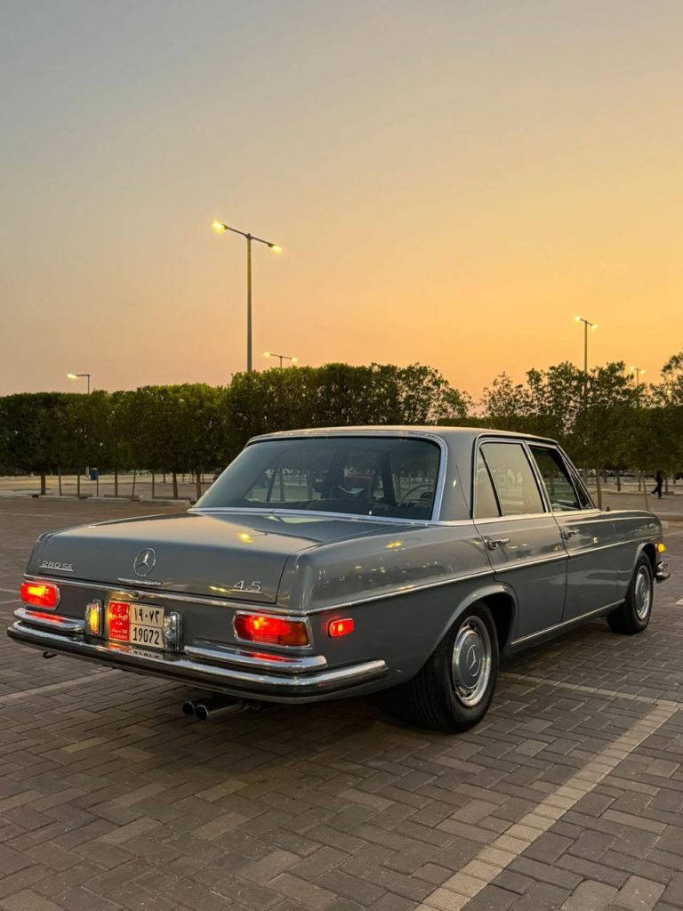 Car listing photo