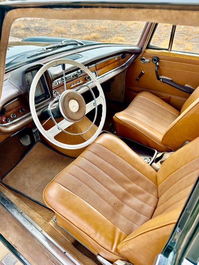 Car listing photo