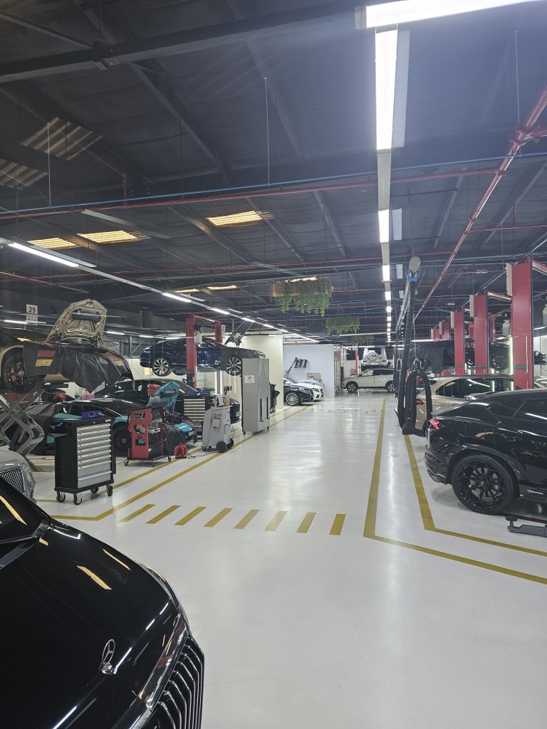 Garage photo 11