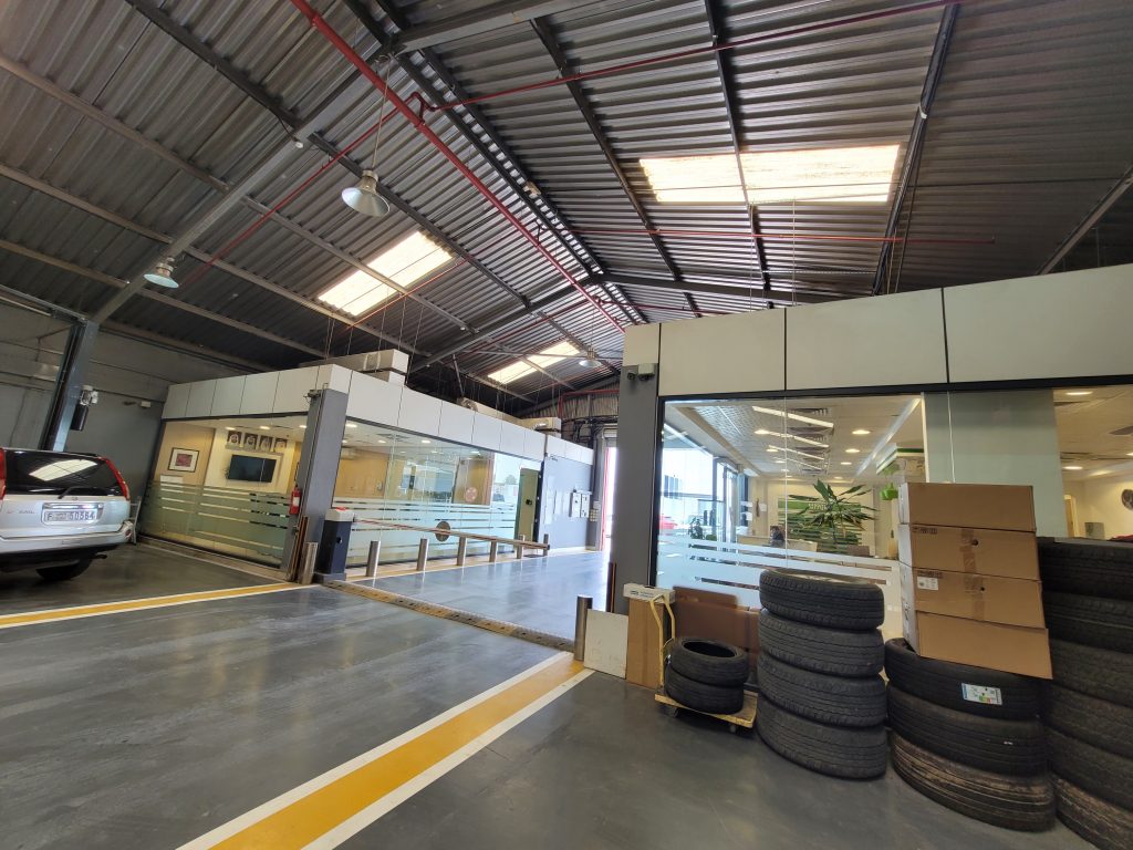 Garage photo 14