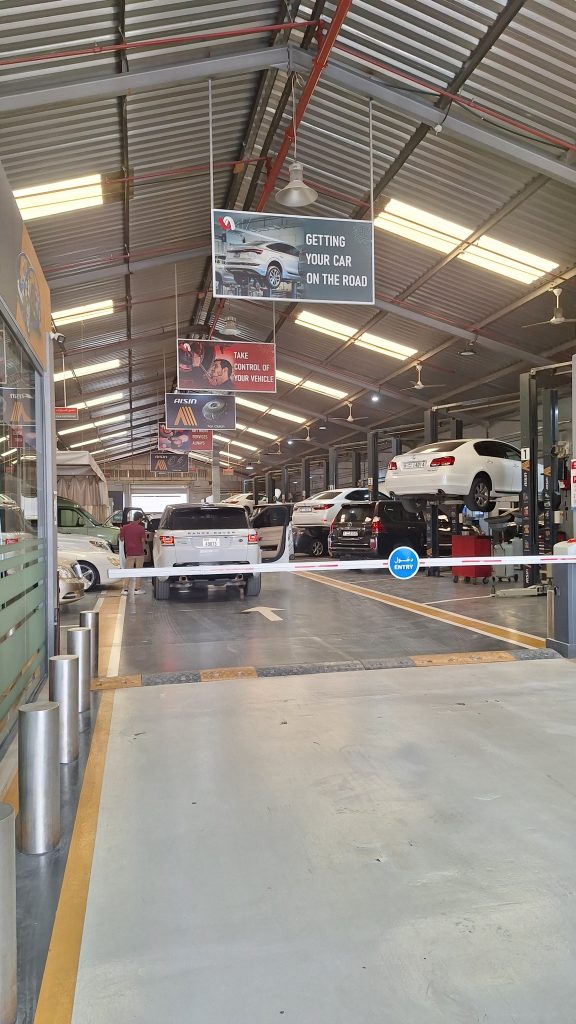 Garage photo 5