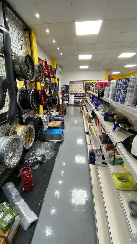 Garage photo 17