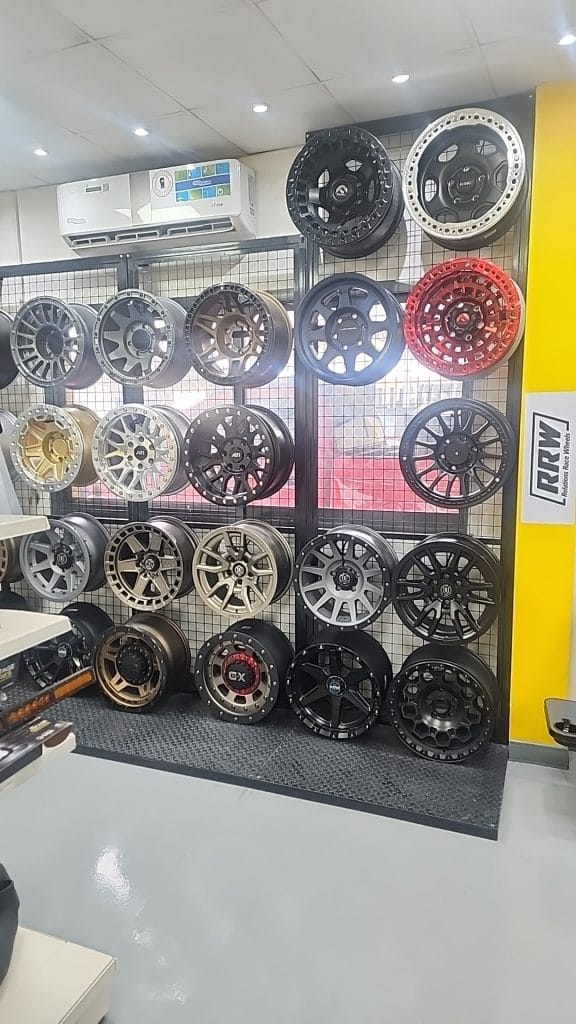 Garage photo 29