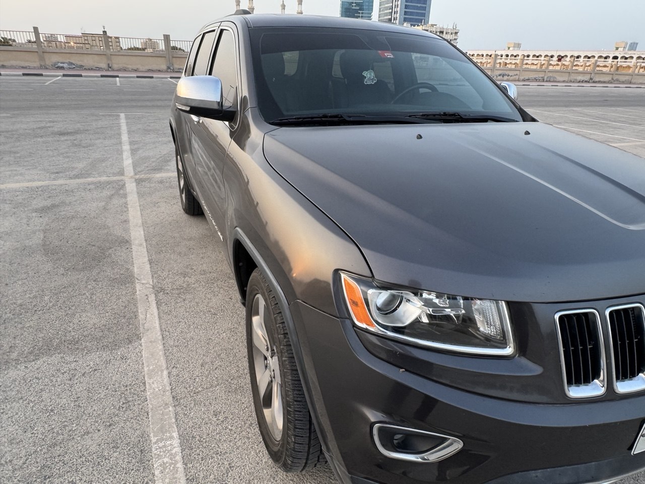 2015 Jeep Grand Cherokee Limited | 3.6L V6 | American Spec — photo 2 of 6