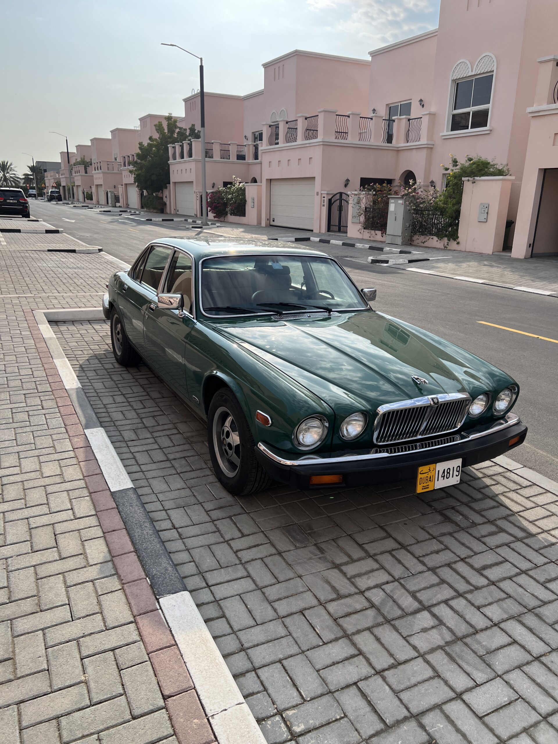 Jaguar XJ6 - Series 3 1984 for sale in Dubai, UAE – photo 2 of 5