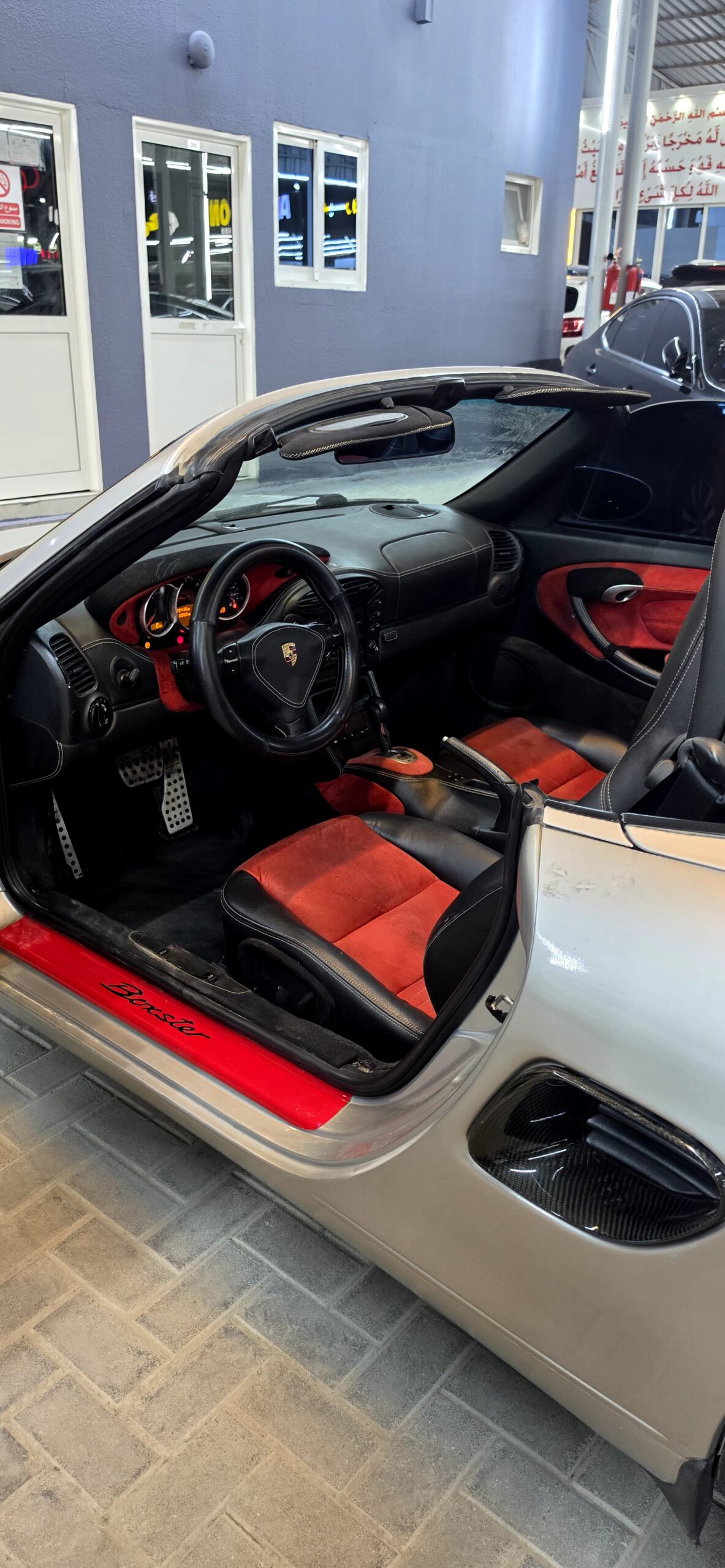 Porsche Boxster 2001 for sale in Ajman, UAE – photo 6 of 6