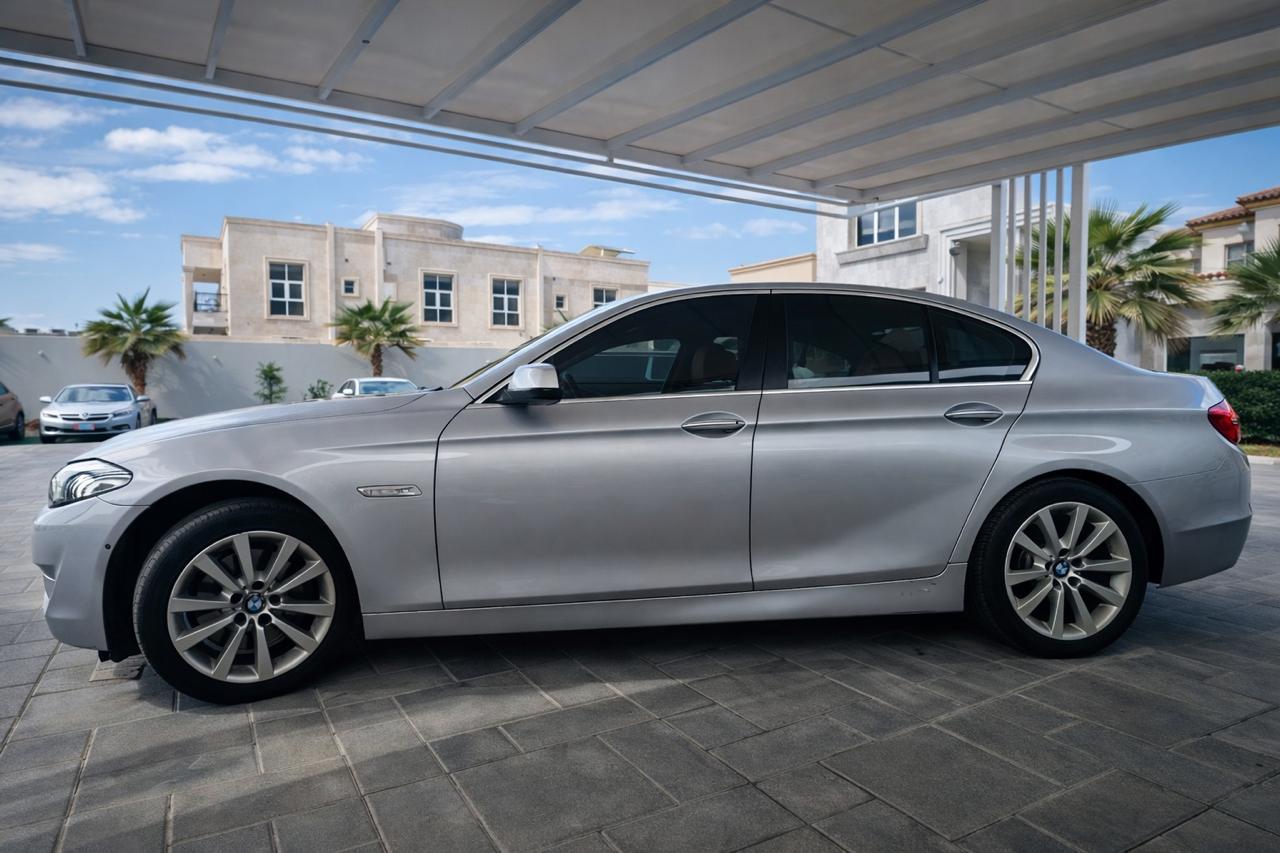 BMW 528i 2011 for sale in Abu Dhabi, UAE – photo 3 of 6