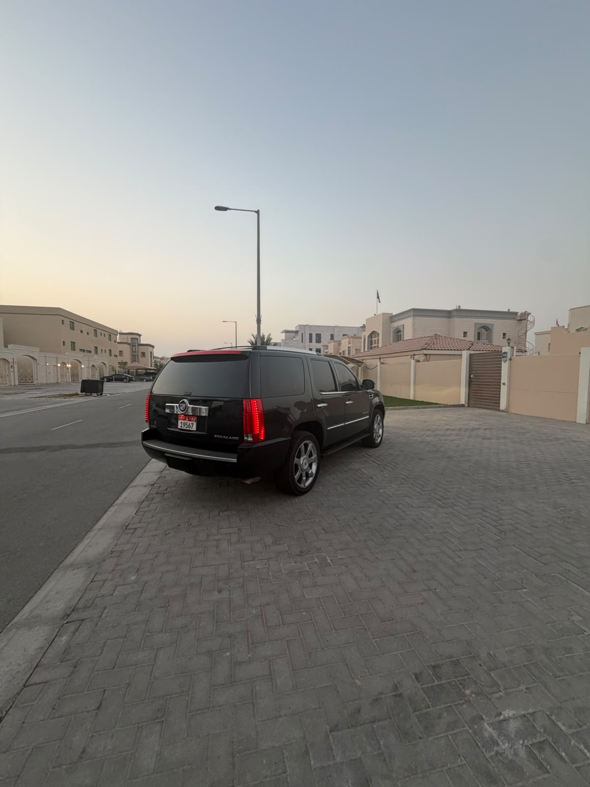 2012 Cadillac Escalade – Full Options — photo 3 of 11
