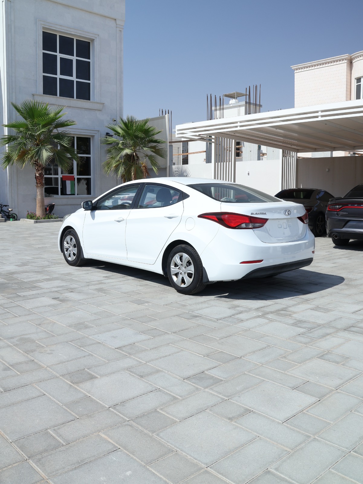 Hyundai Elantra 2015 for sale in Abu Dhabi, UAE – photo 4 of 9