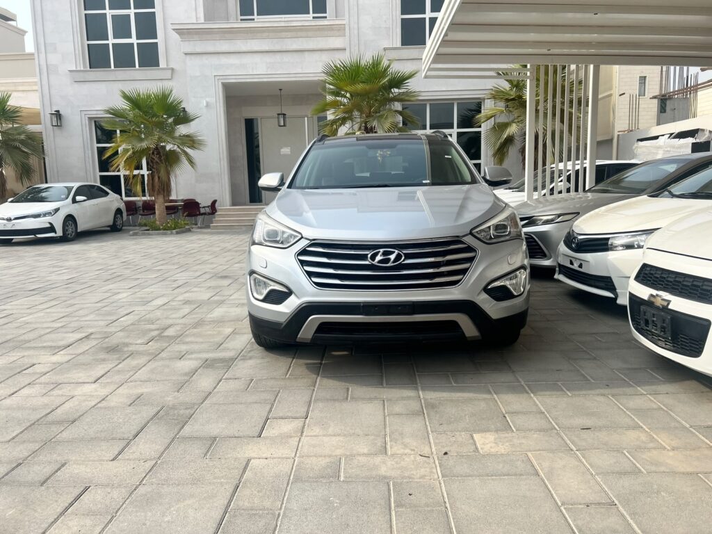 Hyundai Grand SantaFe 2015 for sale in Abu Dhabi, UAE – photo 1 of 9