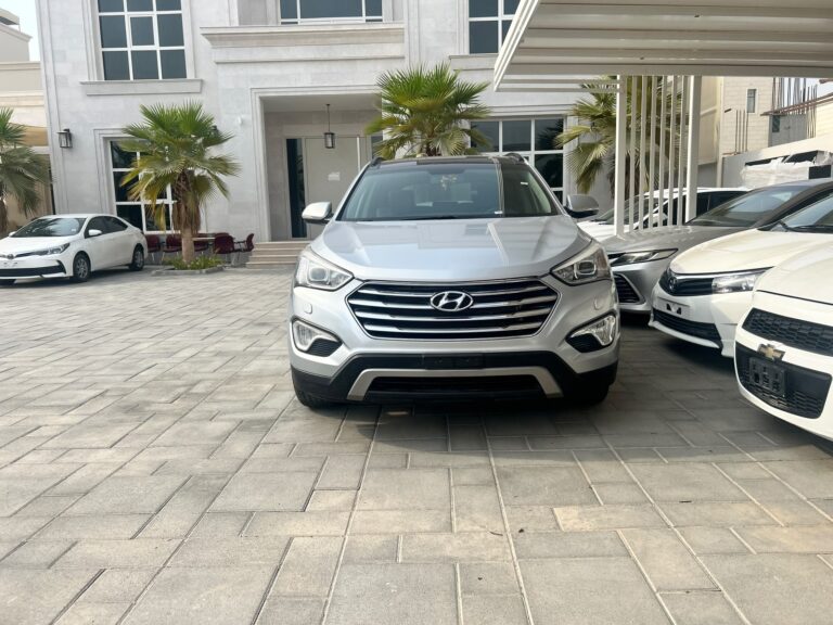 Hyundai Grand SantaFe 2015 for sale in Abu Dhabi, UAE