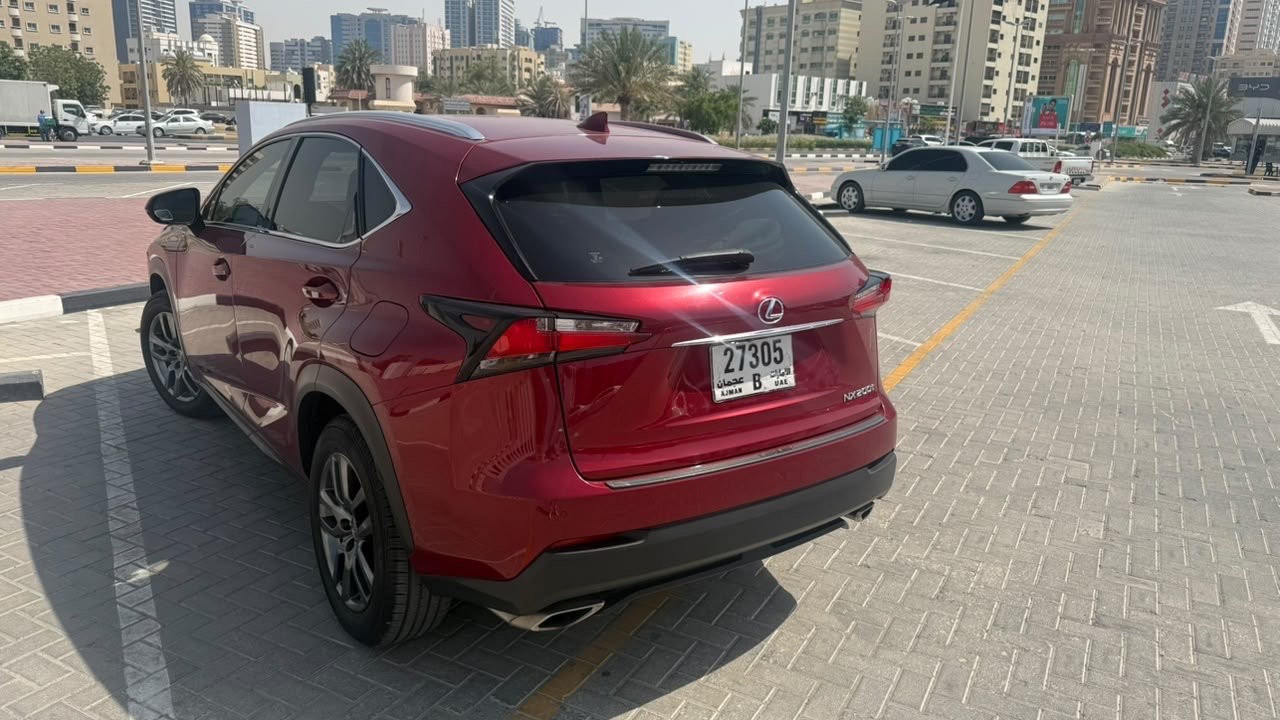 Lexus NX 200t 2.0 Turbo | 91,843 km | Beige Interior — photo 3 of 8