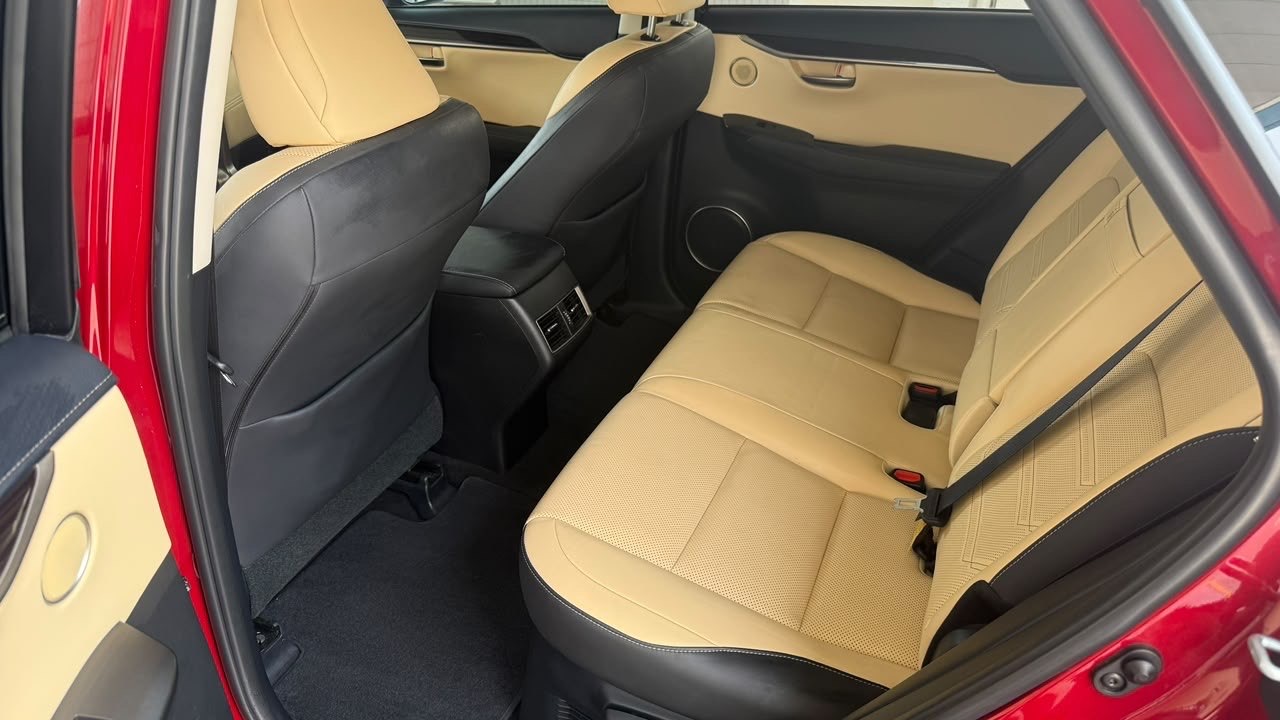 Lexus NX 200t 2.0 Turbo | 91,843 km | Beige Interior — photo 5 of 8