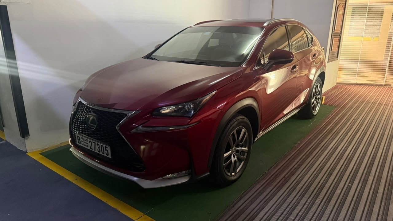 Lexus NX 200t 2.0 Turbo | 91,843 km | Beige Interior — photo 6 of 8
