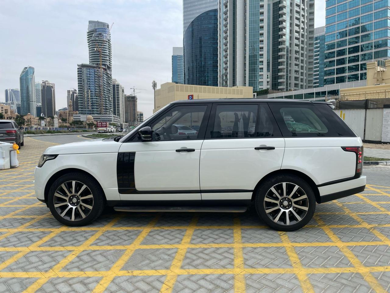 2016 Range Rover HSE 5.0L V8 – Available for Sale for sale in Dubai, UAE – photo 2 of 12