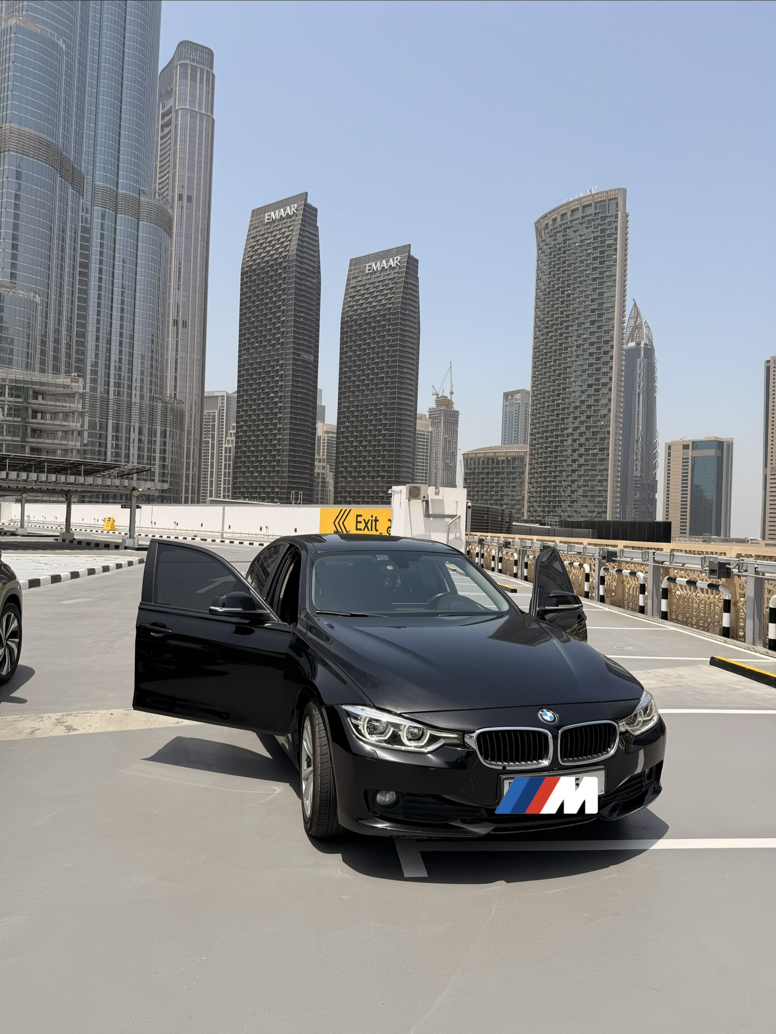 Bmw 320i 2018 - XDrive for sale in Dubai, UAE – photo 3 of 8