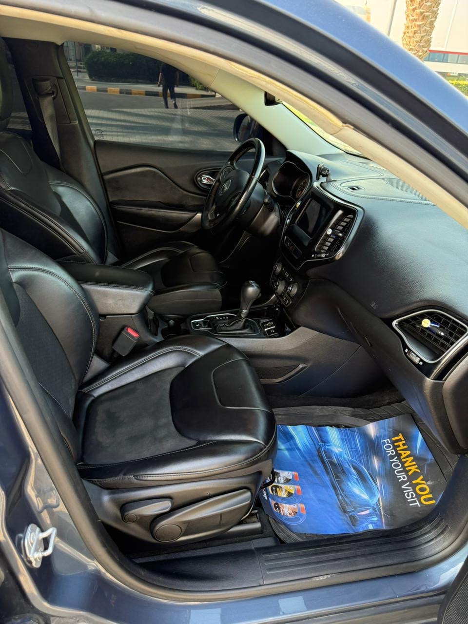 Jeep Cherokee 2019 for sale in Sharjah, UAE – photo 14 of 20