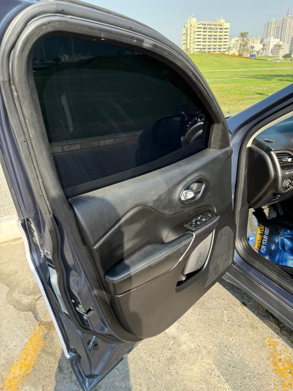 Jeep Cherokee 2019 for sale in Sharjah, UAE – photo 18 of 20