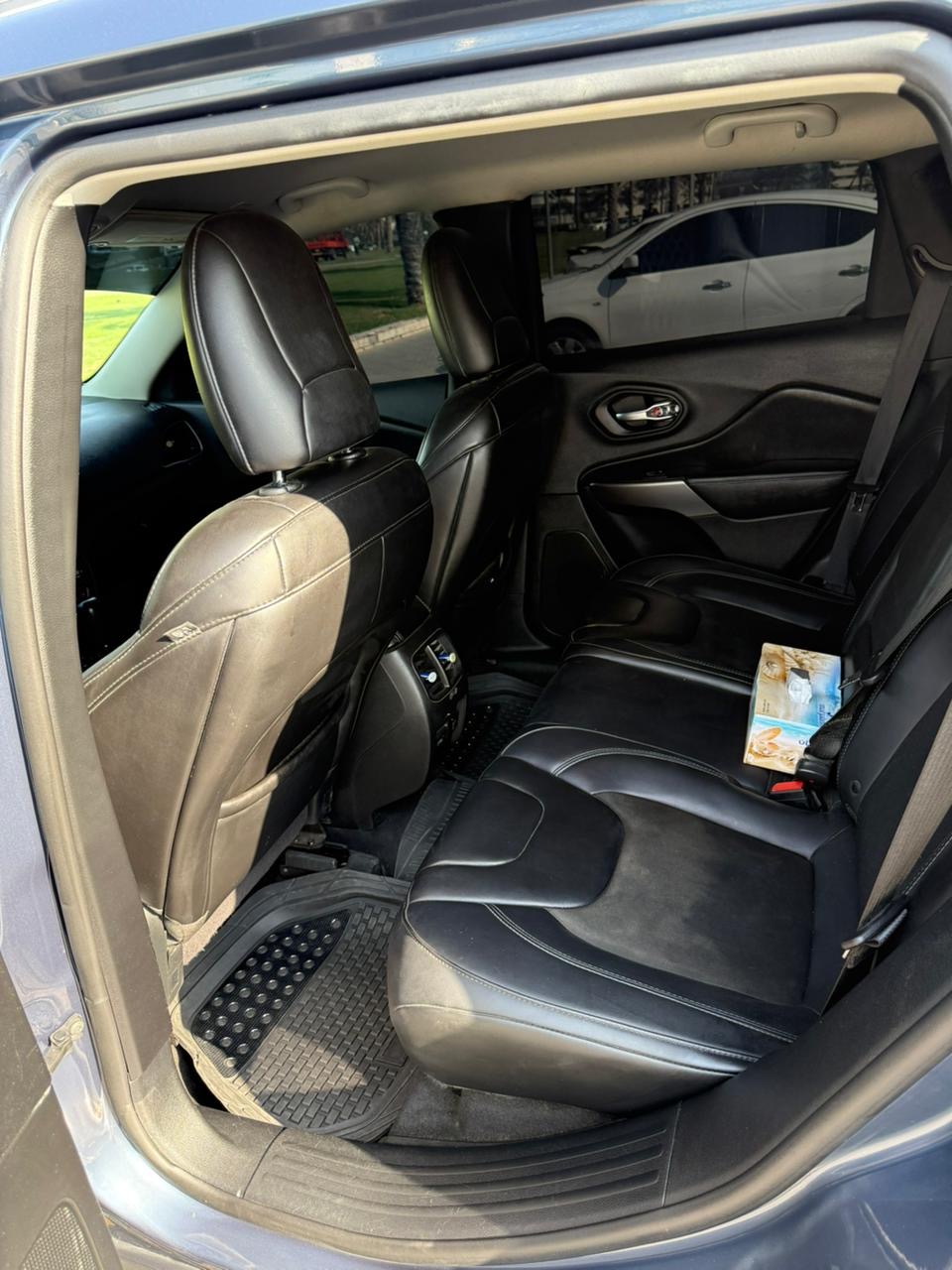 Jeep Cherokee 2019 for sale in Sharjah, UAE – photo 20 of 20