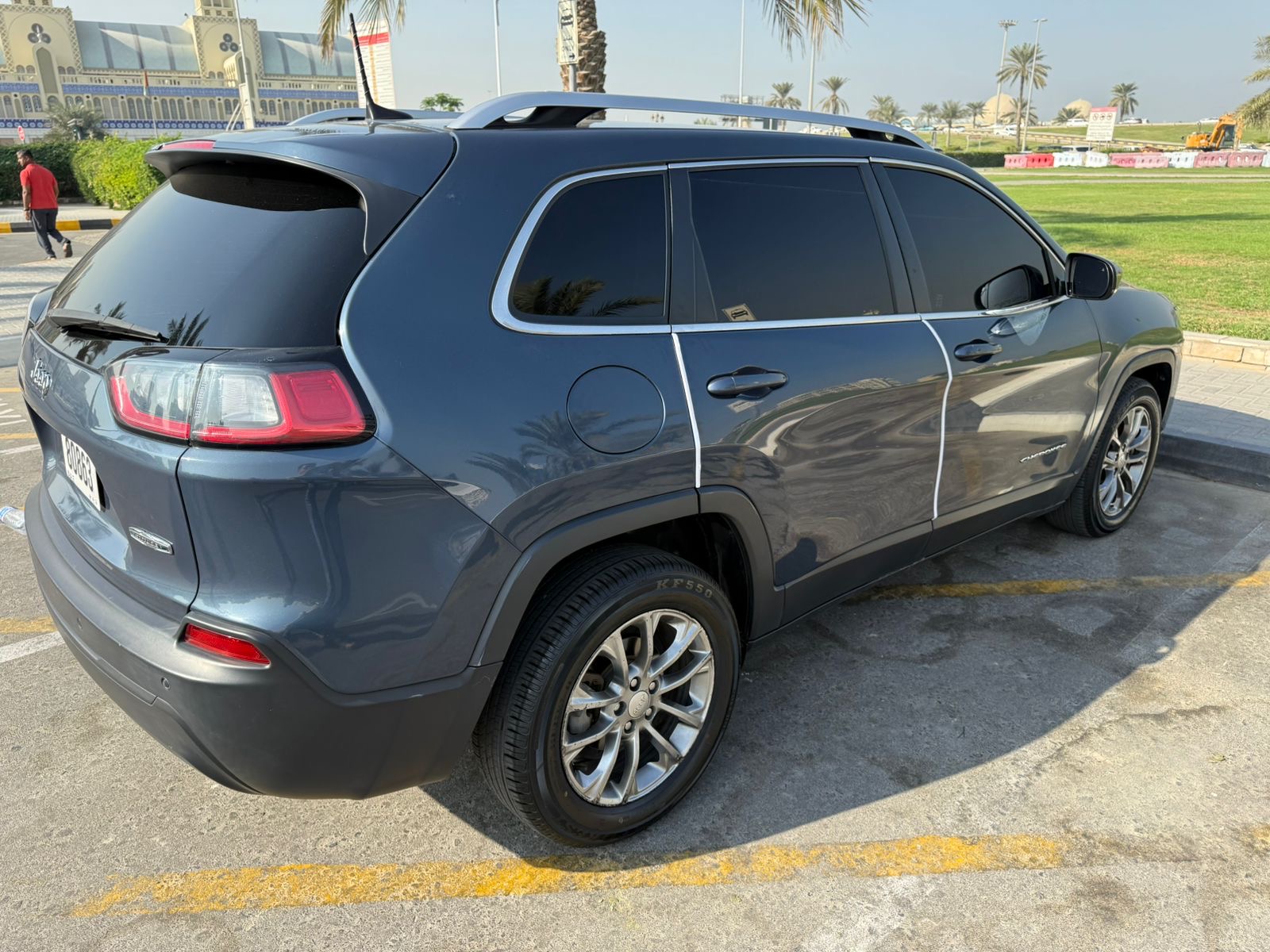 Jeep Cherokee 2019 for sale in Sharjah, UAE – photo 6 of 20