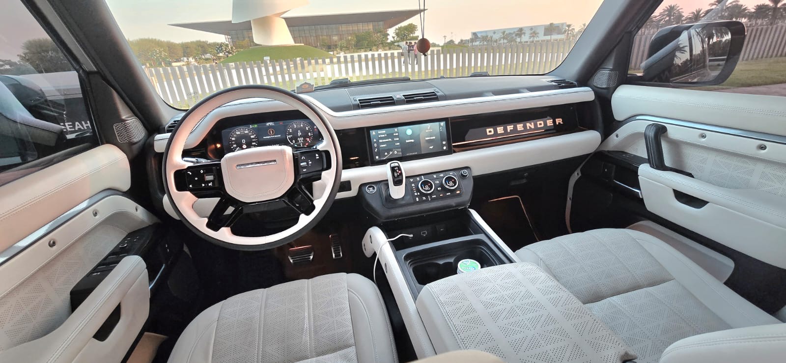 Land Rover Defender 110 P400 HSE| 2021 — photo 9 of 14