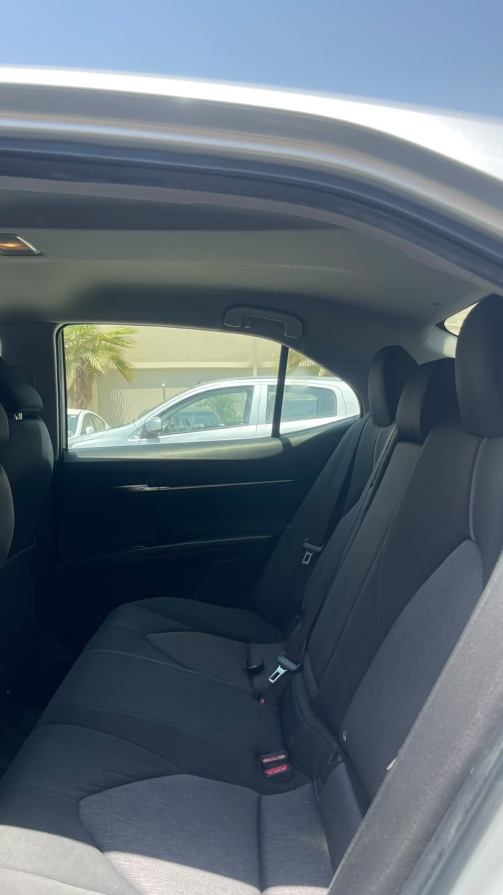 Toyota Camry H 2022 for sale in Abu Dhabi, UAE – photo 11 of 12