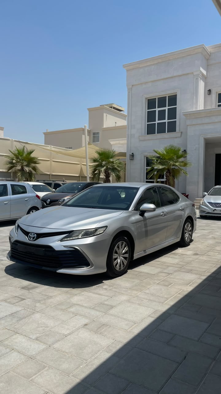 Toyota Camry H 2022 for sale in Abu Dhabi, UAE – photo 2 of 12
