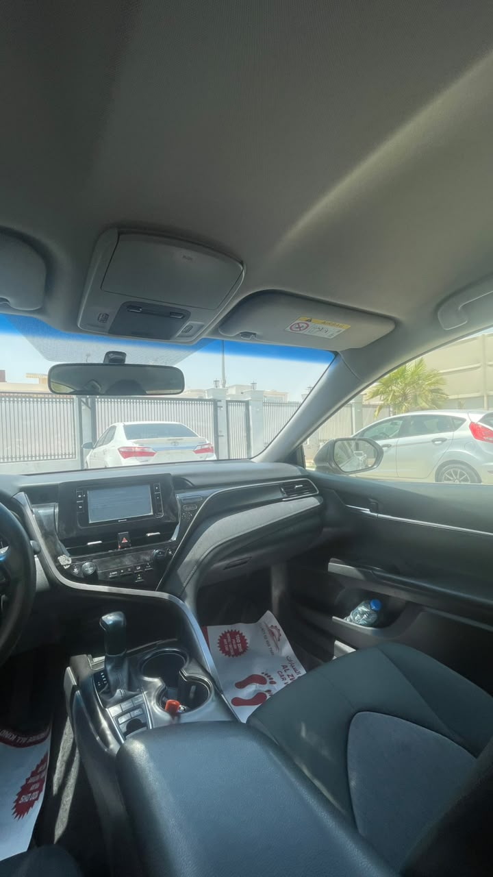 Toyota Camry H 2022 for sale in Abu Dhabi, UAE – photo 7 of 12