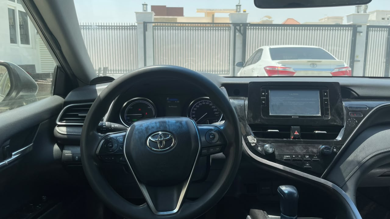 Toyota Camry H 2022 for sale in Abu Dhabi, UAE – photo 8 of 12