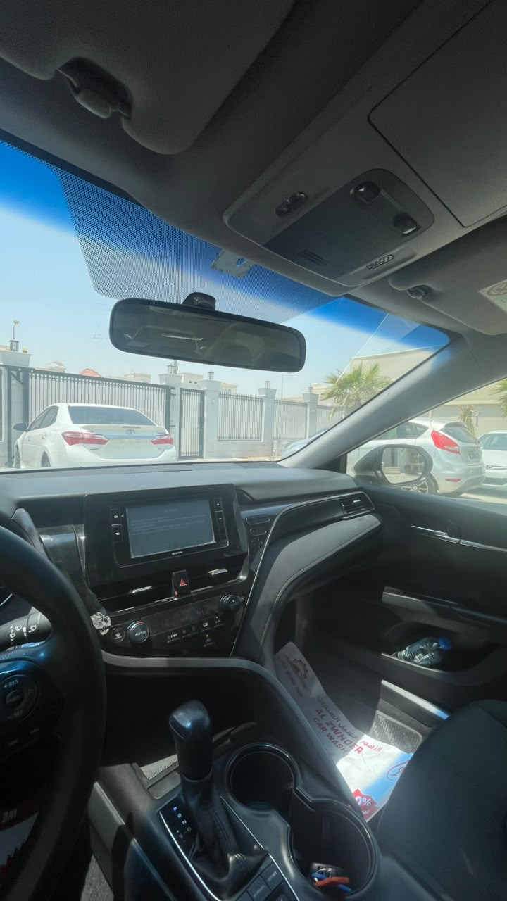 Toyota Camry H 2022 for sale in Abu Dhabi, UAE – photo 9 of 12