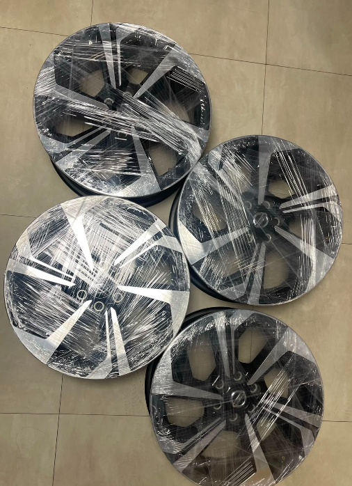 Genuine Nissan Xterra Platinum OEM 18″ Alloy Wheels (Set of 4) — photo 2