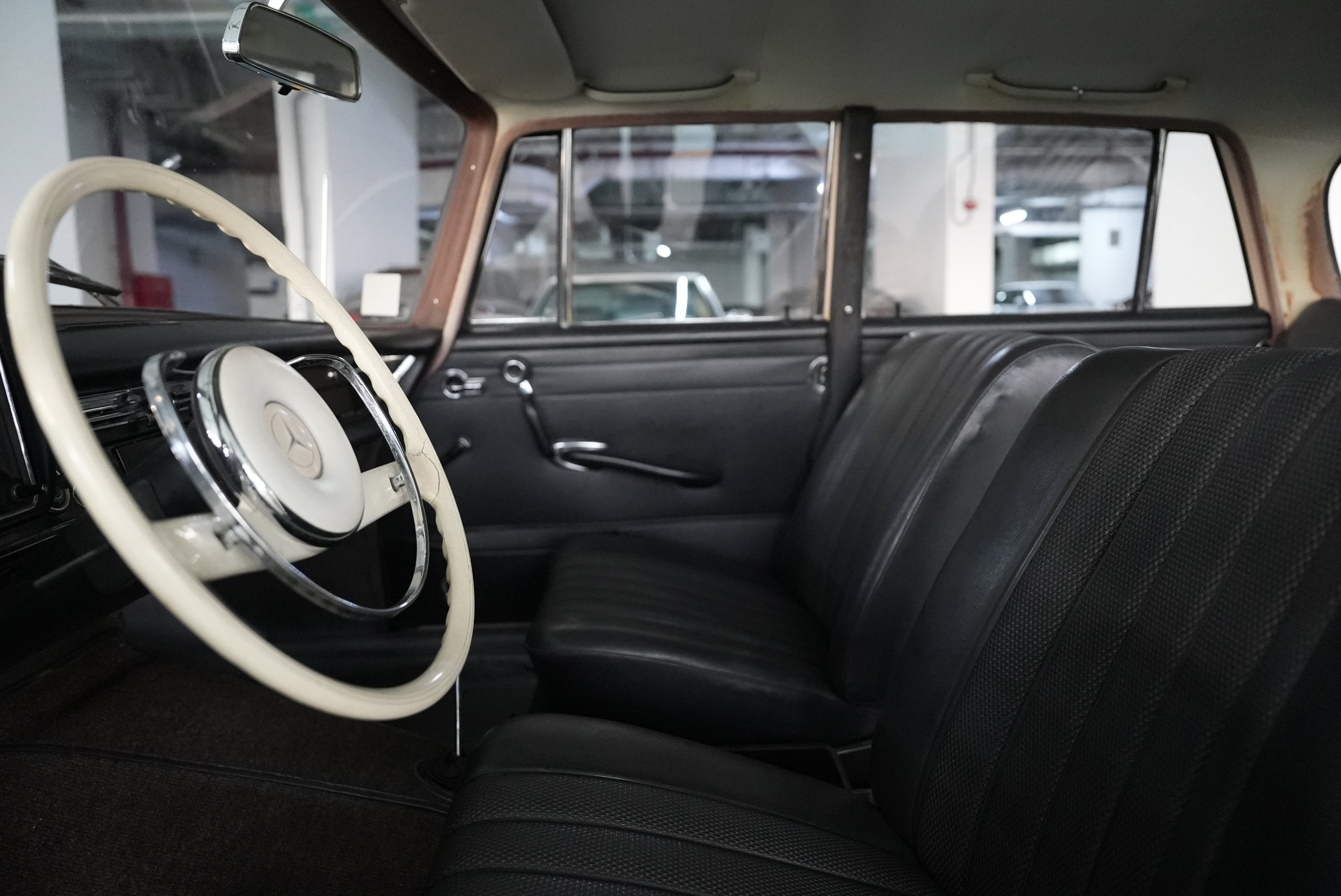Mercedes-Benz 230 Fintail (W110), 1967. Rare twin carb car with the four speed floor shift manual. for sale in Dubai, UAE – photo 17 of 20