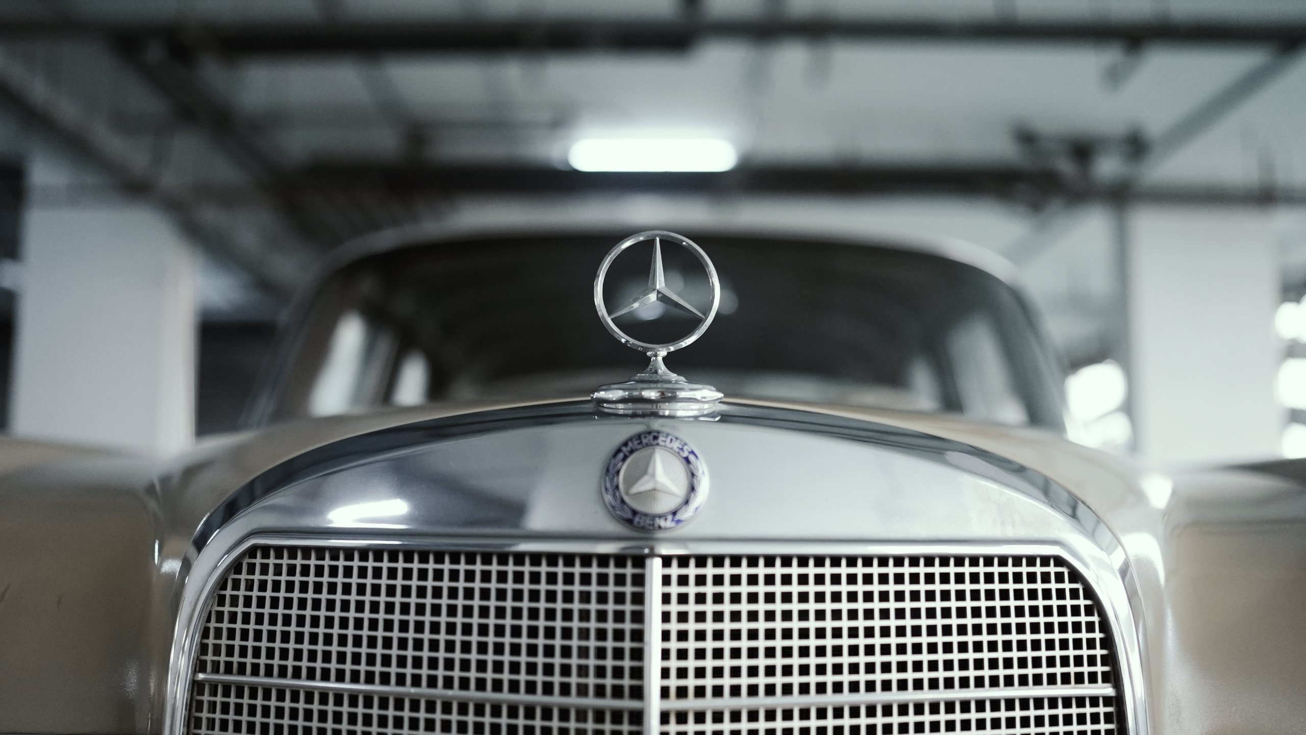 Mercedes-Benz 230 Fintail (W110), 1967. Rare twin carb car with the four speed floor shift manual. for sale in Dubai, UAE – photo 6 of 20