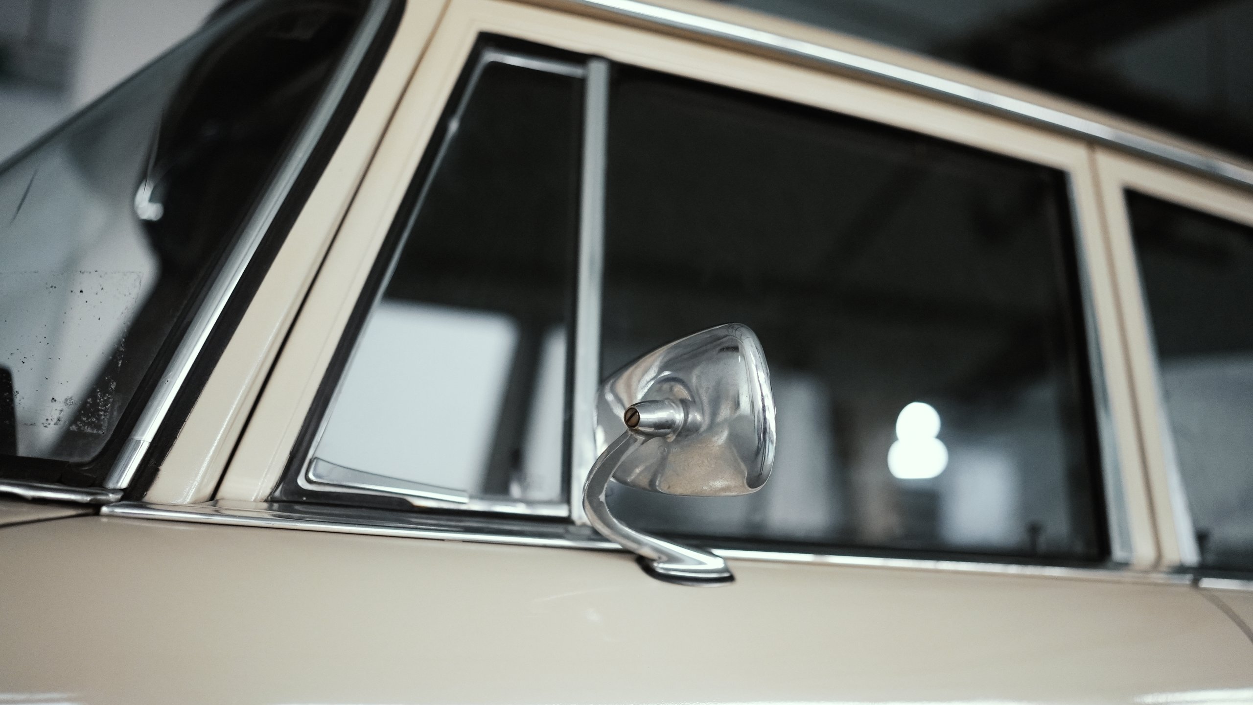 Mercedes-Benz 230 Fintail (W110), 1967. Rare twin carb car with the four speed floor shift manual. for sale in Dubai, UAE – photo 8 of 20