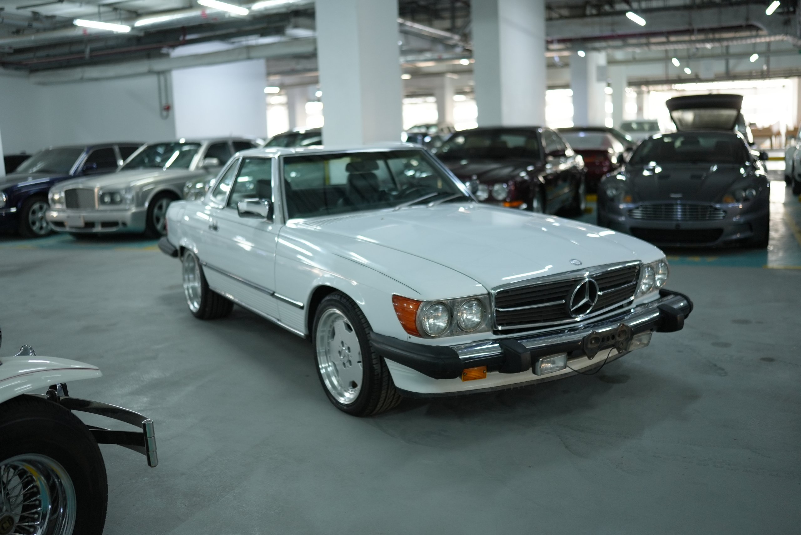 1986 Mercedes-Benz SL 560 R107 Excellent Condition | Recent repairs around 15K AED for sale in Dubai, UAE – photo 10 of 20