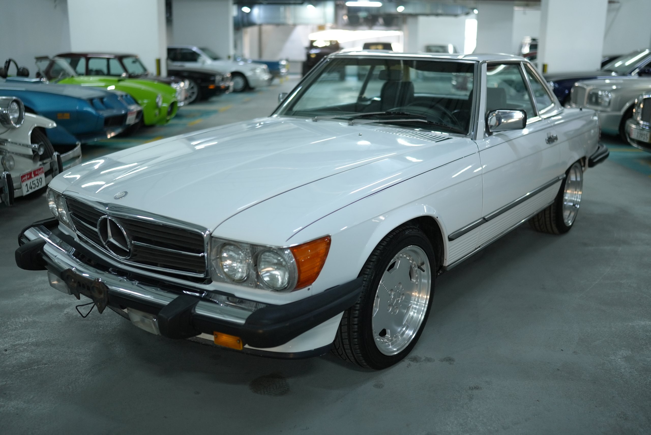 1986 Mercedes-Benz SL 560 R107 Excellent Condition | Recent repairs around 15K AED for sale in Dubai, UAE – photo 11 of 20