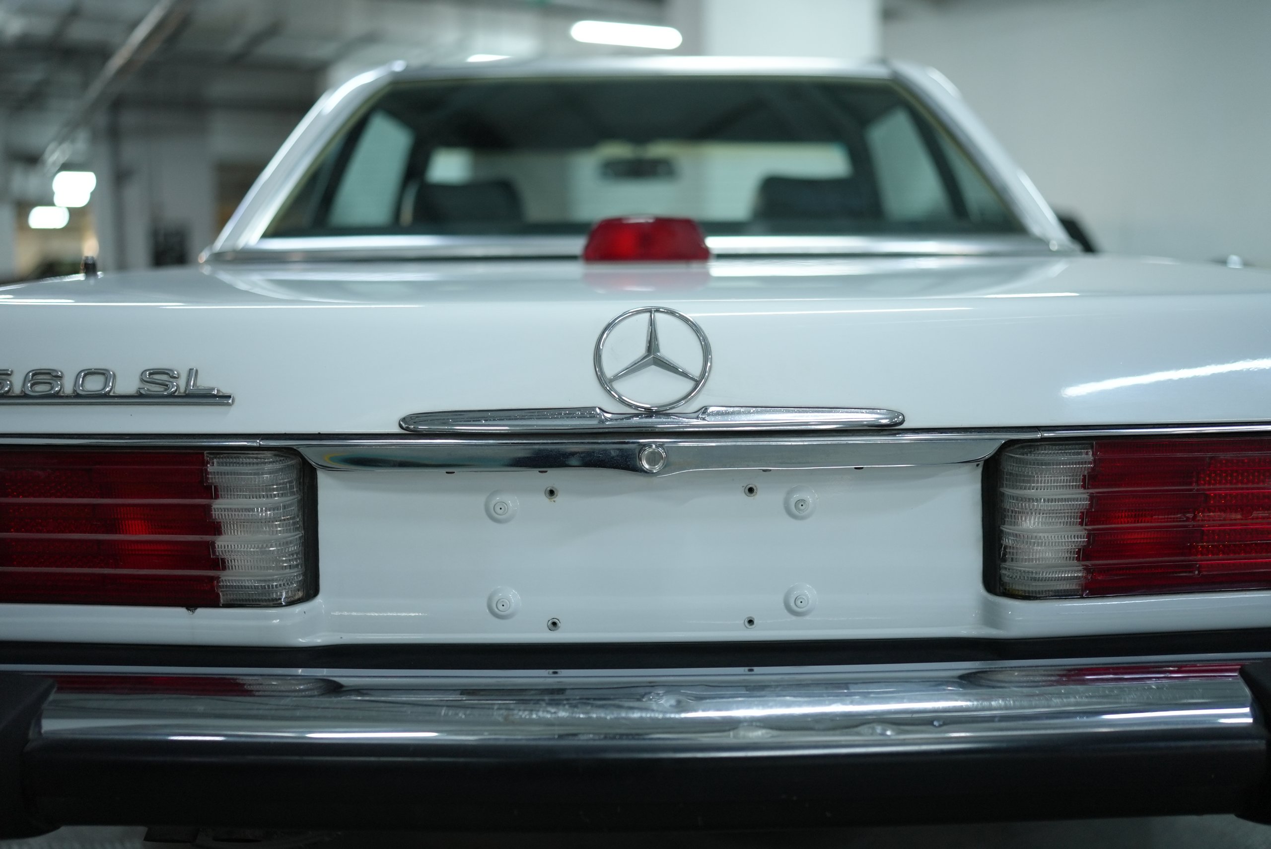 1986 Mercedes-Benz SL 560 R107 Excellent Condition | Recent repairs around 15K AED for sale in Dubai, UAE – photo 12 of 20